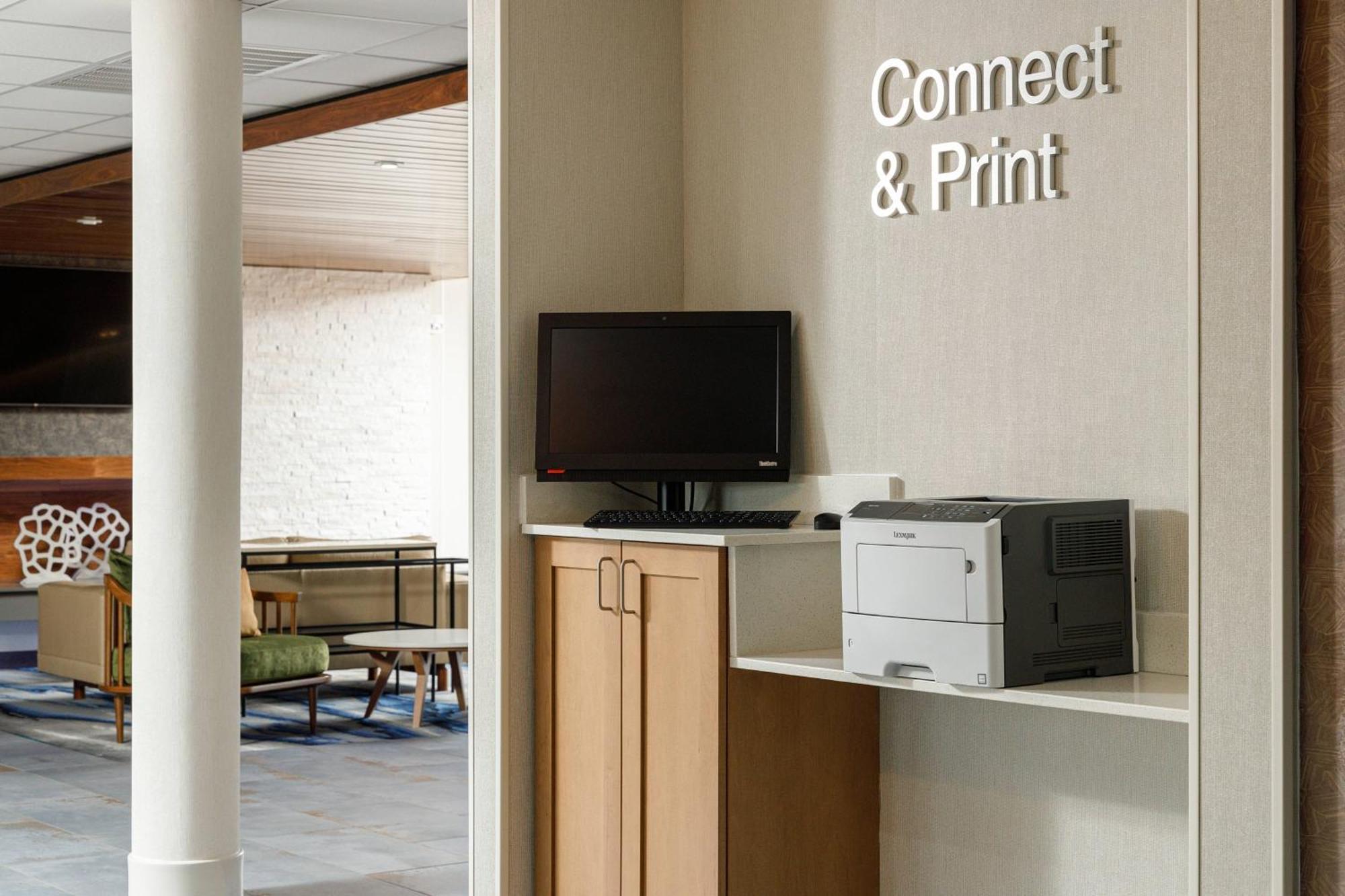 Fairfield Inn & Suites By Marriott Salina Exterior photo